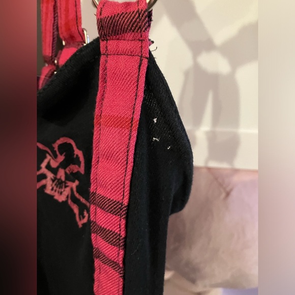 ((SIDE TRADE ISO)) PINK SKULL LIP SERVICE SKATE AND DISORDERLY TOP! - Picture 3 of 8